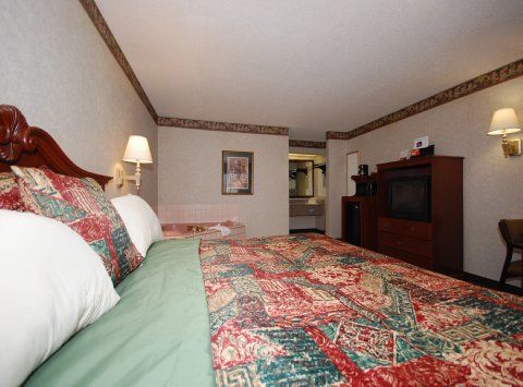Days & By Wyndham Near Robins Afb Hotel 2*