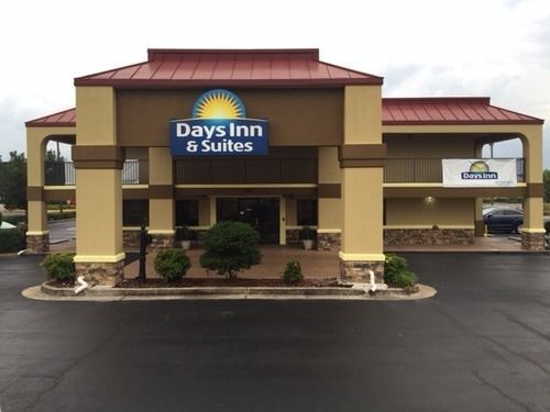 Days & By Wyndham Near Robins Afb Hotel