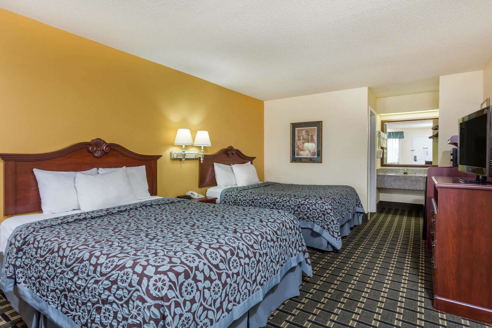 Hotel Days & By Wyndham Near Robins Afb Warner Robins