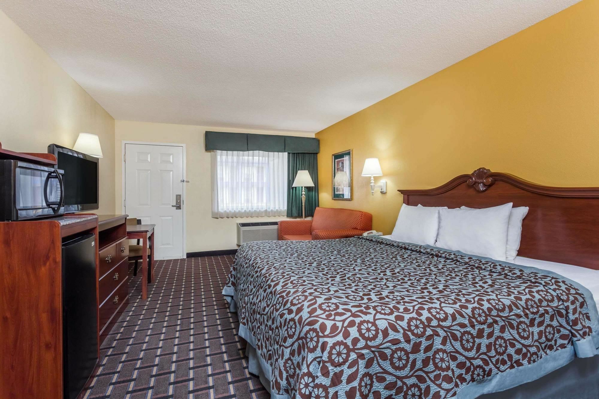 Days & By Wyndham Near Robins Afb 2* Warner Robins
