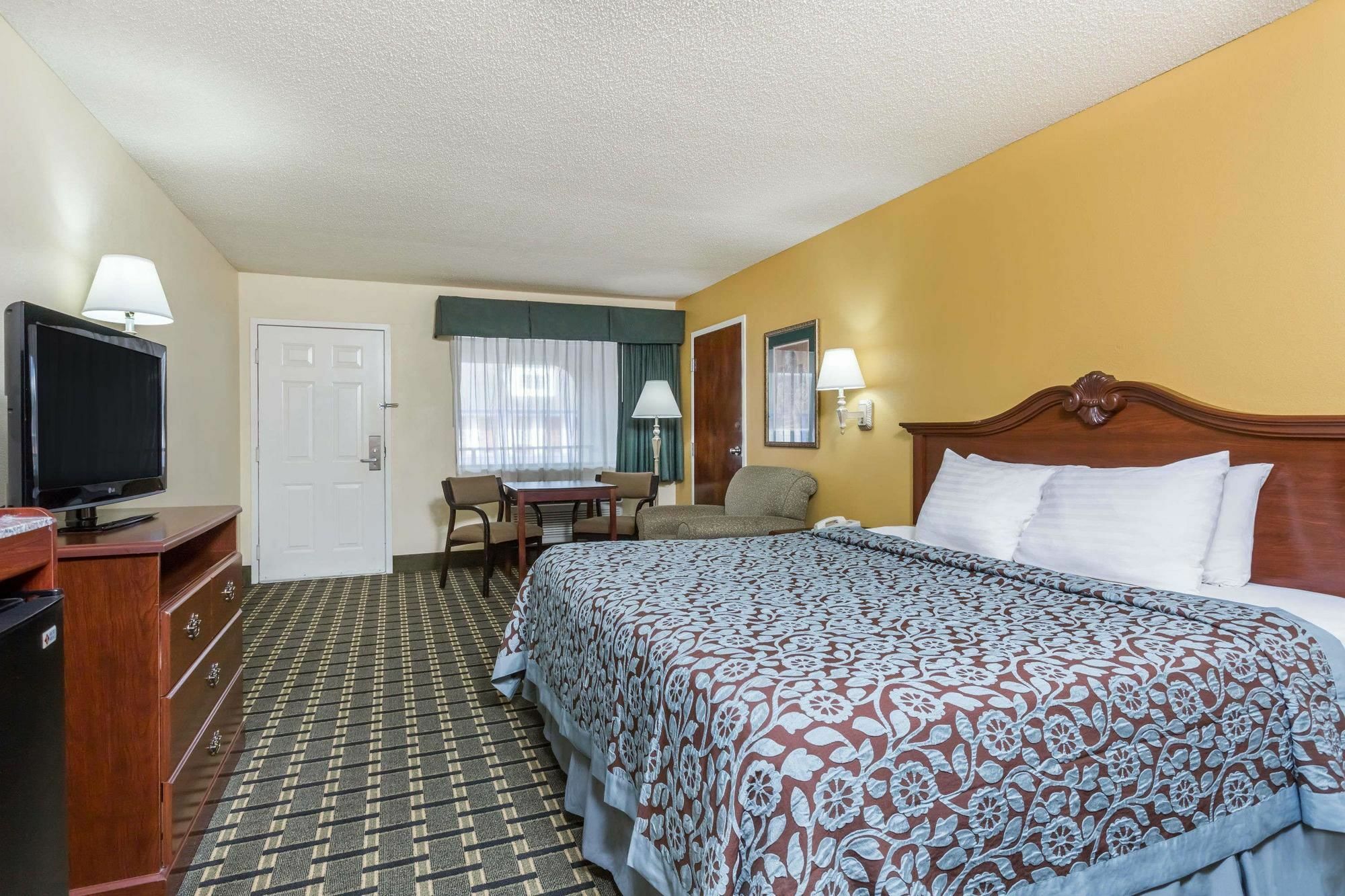 Days & By Wyndham Near Robins Afb