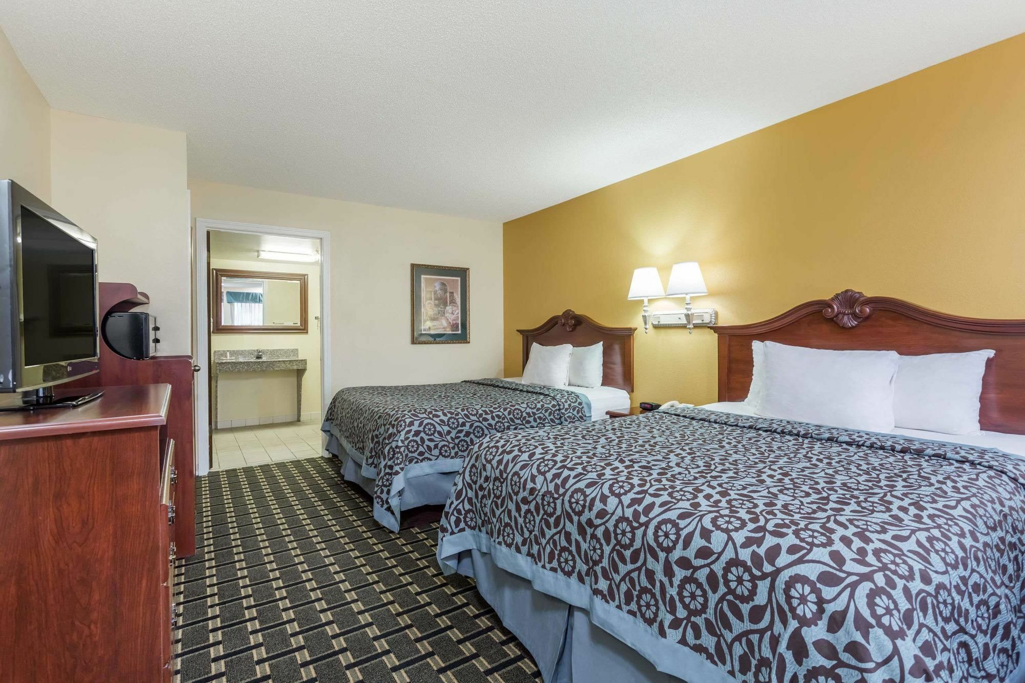 Hotel Days & By Wyndham Near Robins Afb Warner Robins